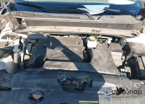 2013 Nissan Pathfinder Platinum z USA, uszkodzony, nr VIN 5N1AR2MN7DC615608